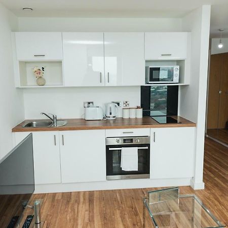 Studio Apartments Free Street Parking Subject To Availability Manchester Exterior foto