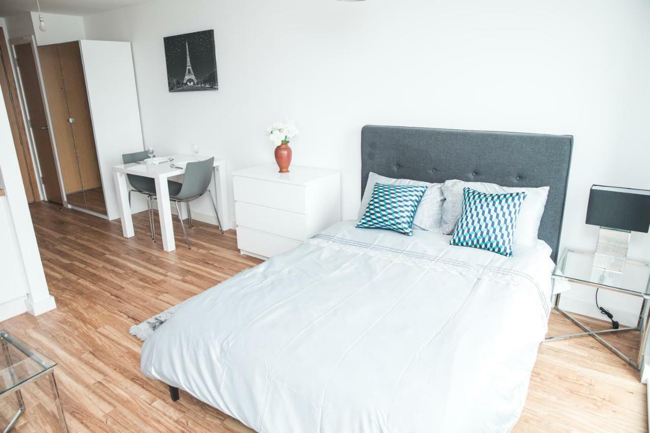Studio Apartments Free Street Parking Subject To Availability Manchester Exterior foto