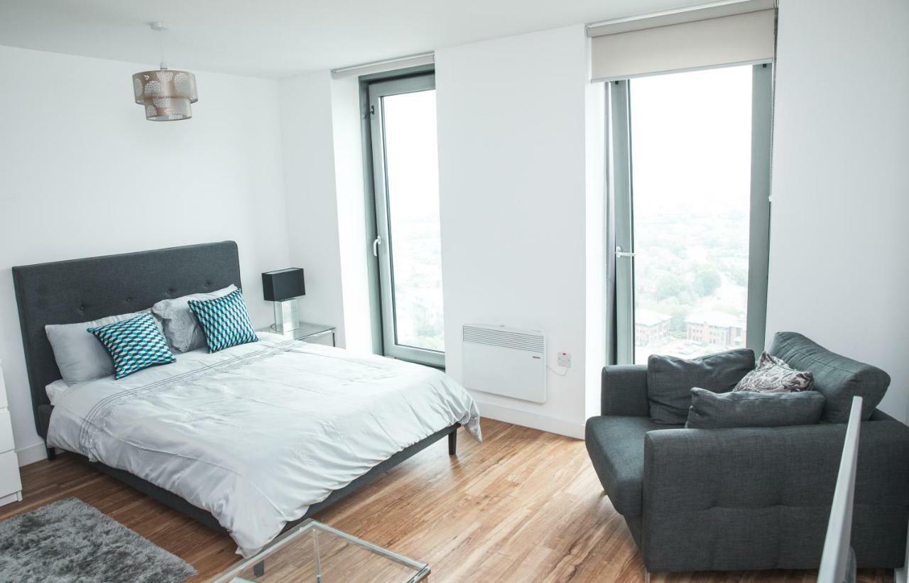 Studio Apartments Free Street Parking Subject To Availability Manchester Exterior foto