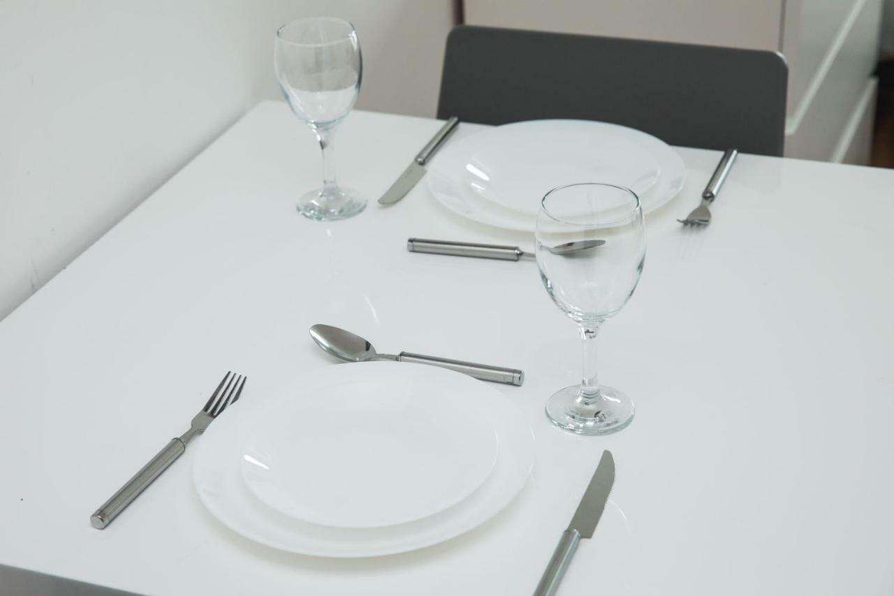 Studio Apartments Free Street Parking Subject To Availability Manchester Exterior foto