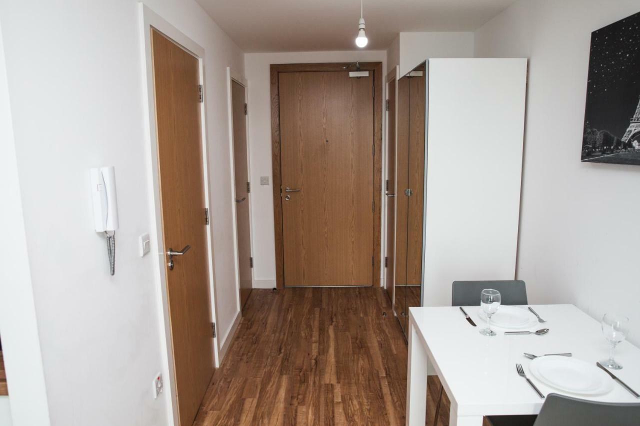 Studio Apartments Free Street Parking Subject To Availability Manchester Exterior foto