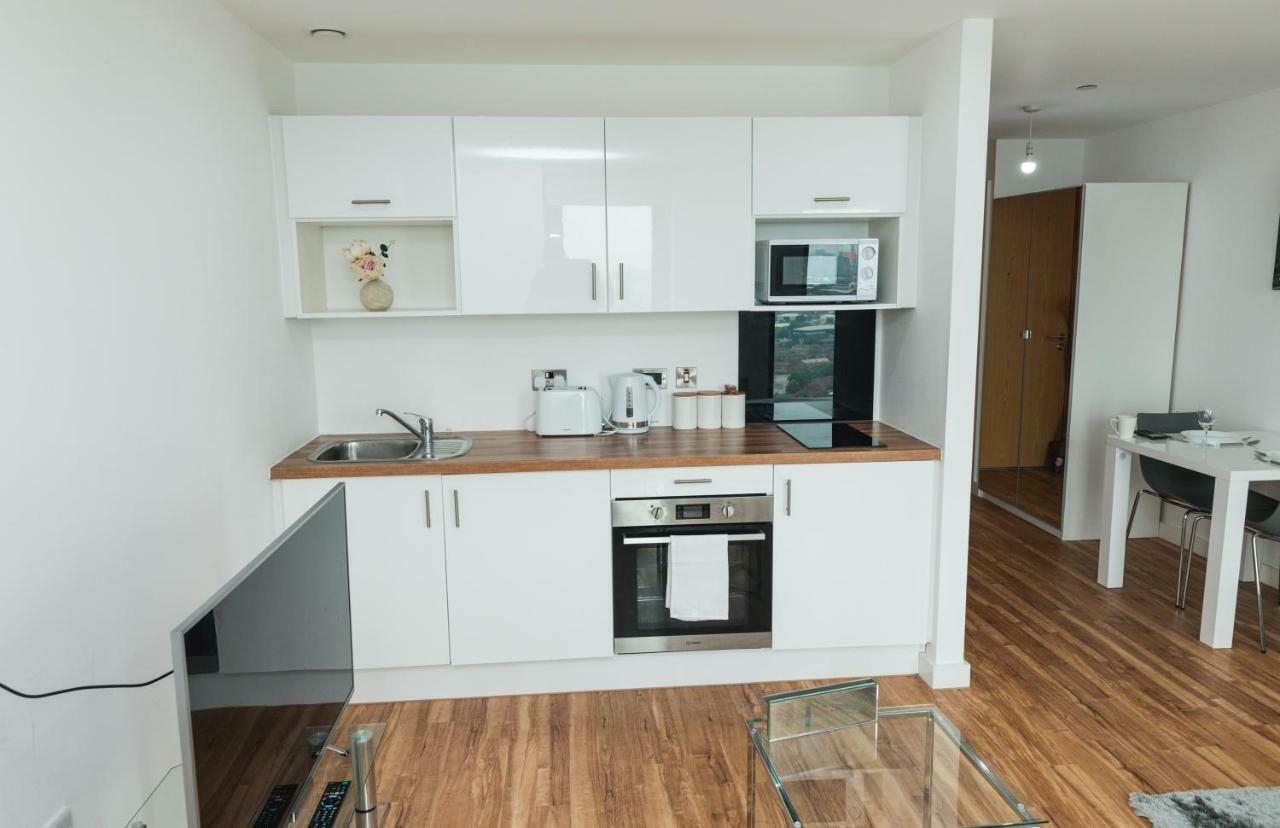 Studio Apartments Free Street Parking Subject To Availability Manchester Exterior foto