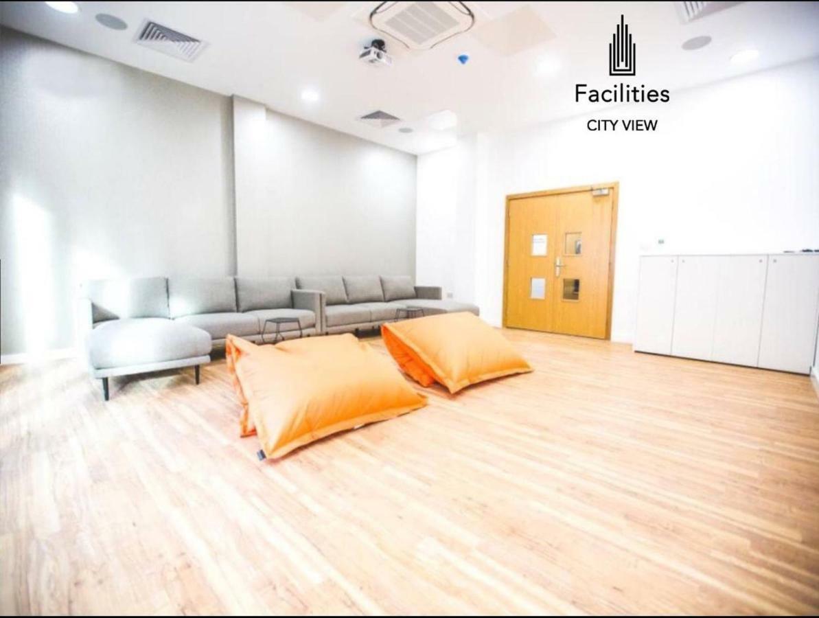 Studio Apartments Free Street Parking Subject To Availability Manchester Exterior foto